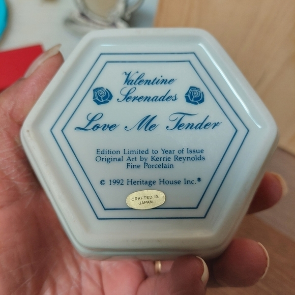 Vintage 1992 Heritage House Limited Edition Porcelain Music Box - Picture 5 of 9